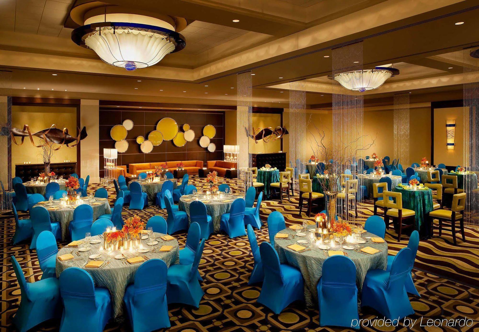 Renaissance Downtown 5*