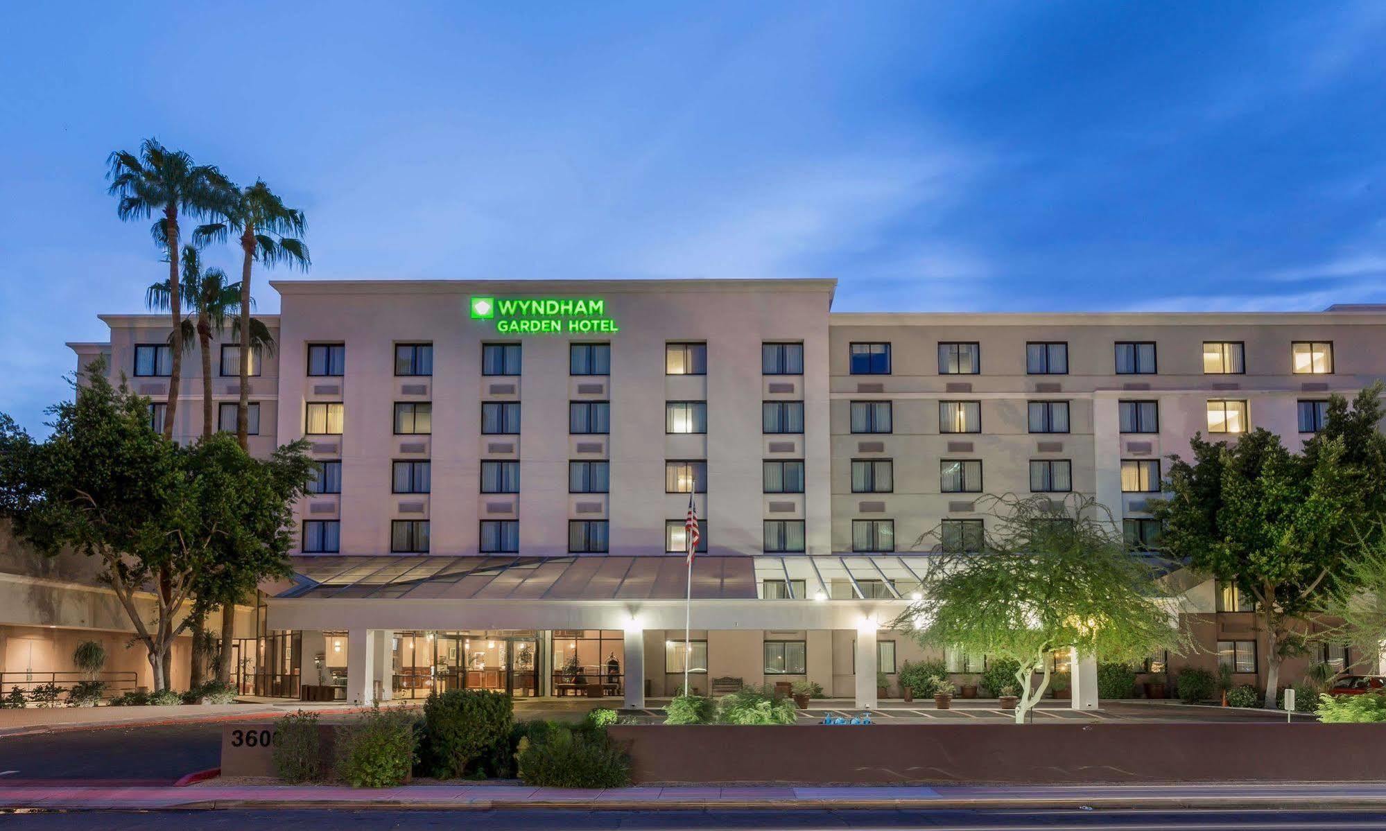 Midtown Garden 3*