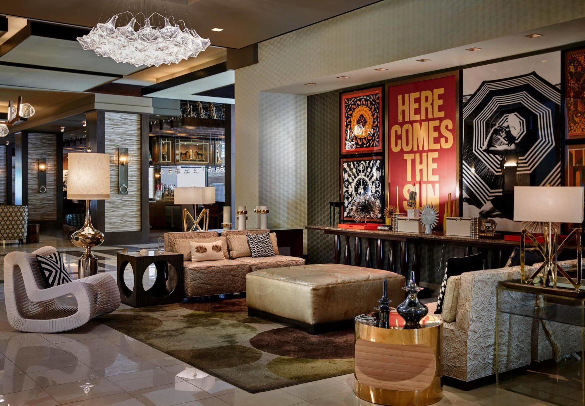 Renaissance Downtown Hotel 5*