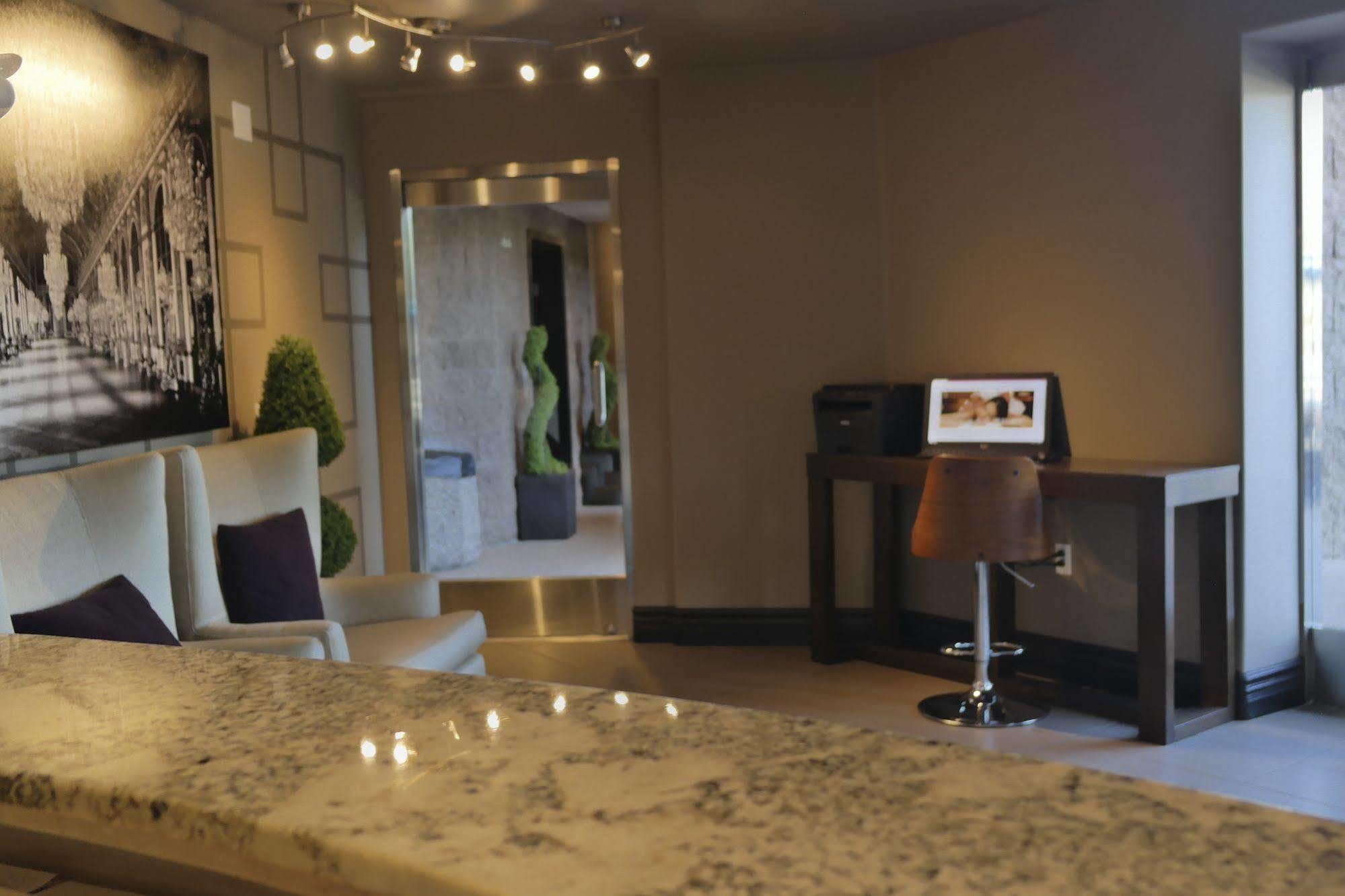 Hotel Del Sol, Boutique Phoenix Airport Hotel