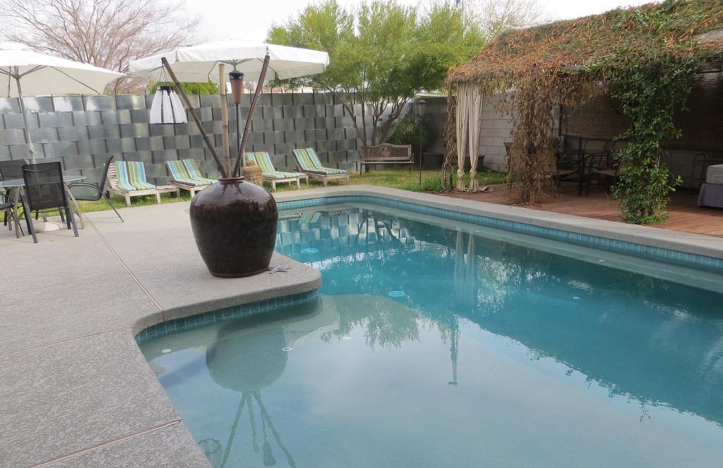 Zenyard Guest house Phoenix