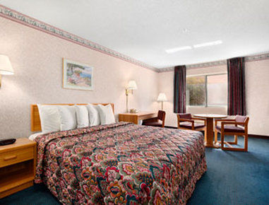 Days By Wyndham North Hotel
