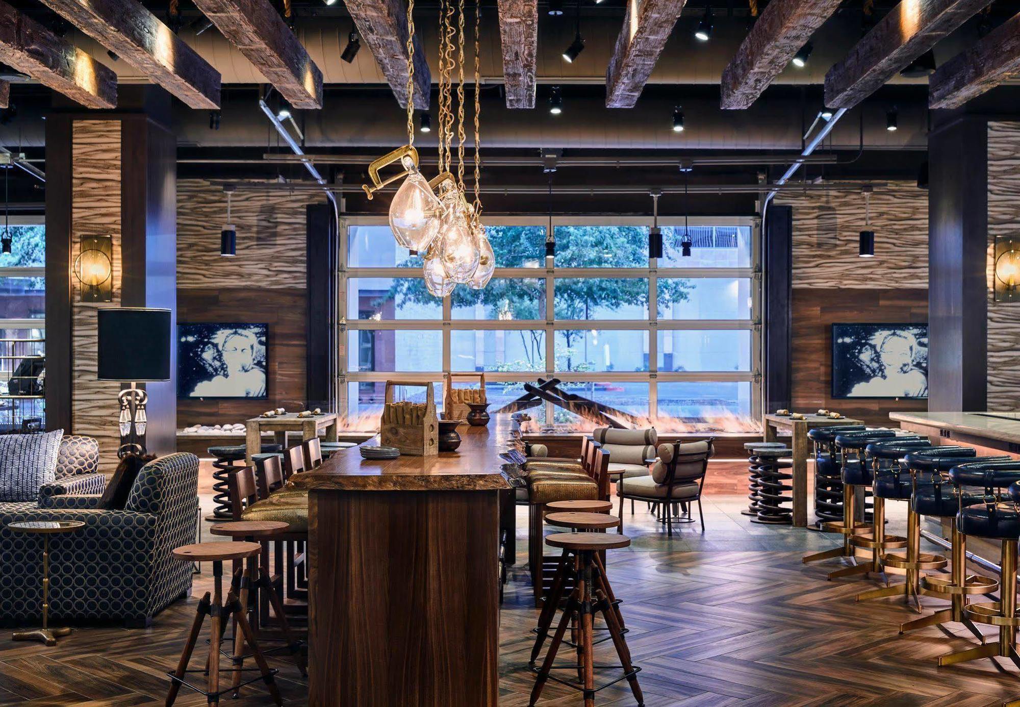 Renaissance Downtown Hotel