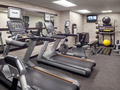 Courtyard By Marriott Airport Hotel