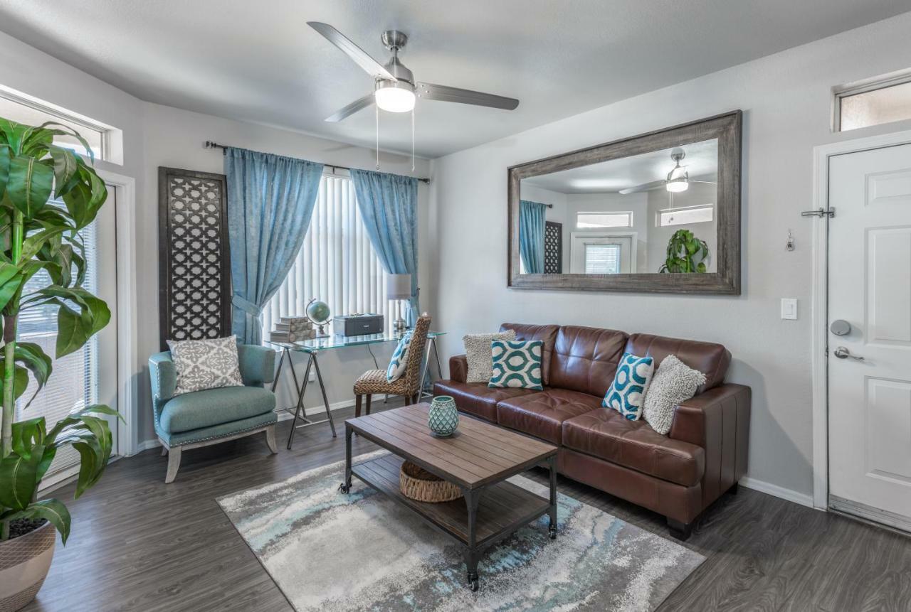 Tpc Golf, Shopping & Dining 3 Miles With Parking -1005 * Phoenix