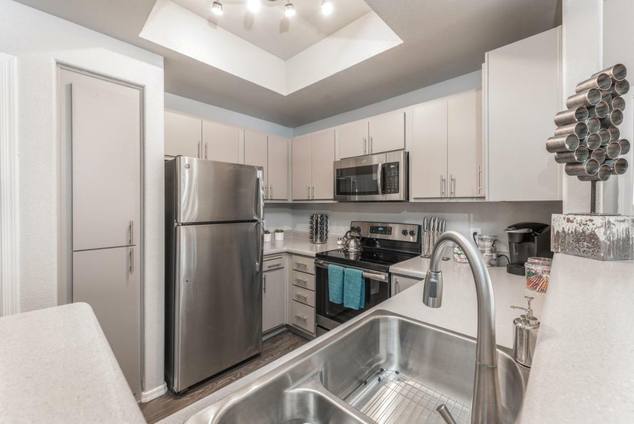 Holiday home Tpc Golf, Shopping & Dining 3 Miles With Parking -1005