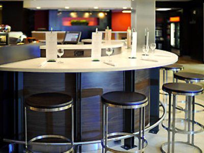 Hotel Courtyard By Marriott Airport
