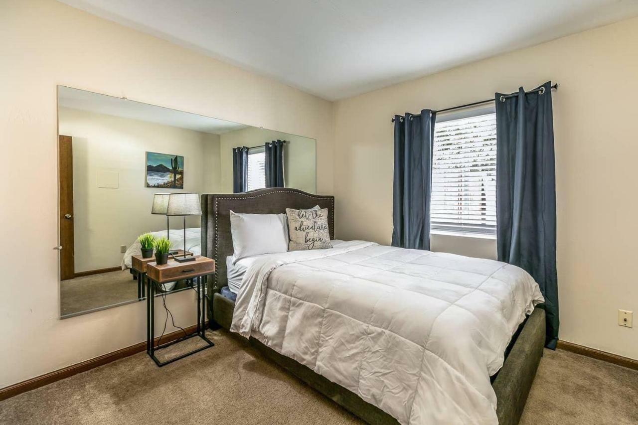 Bell - Living - Pool - Location - Events *
