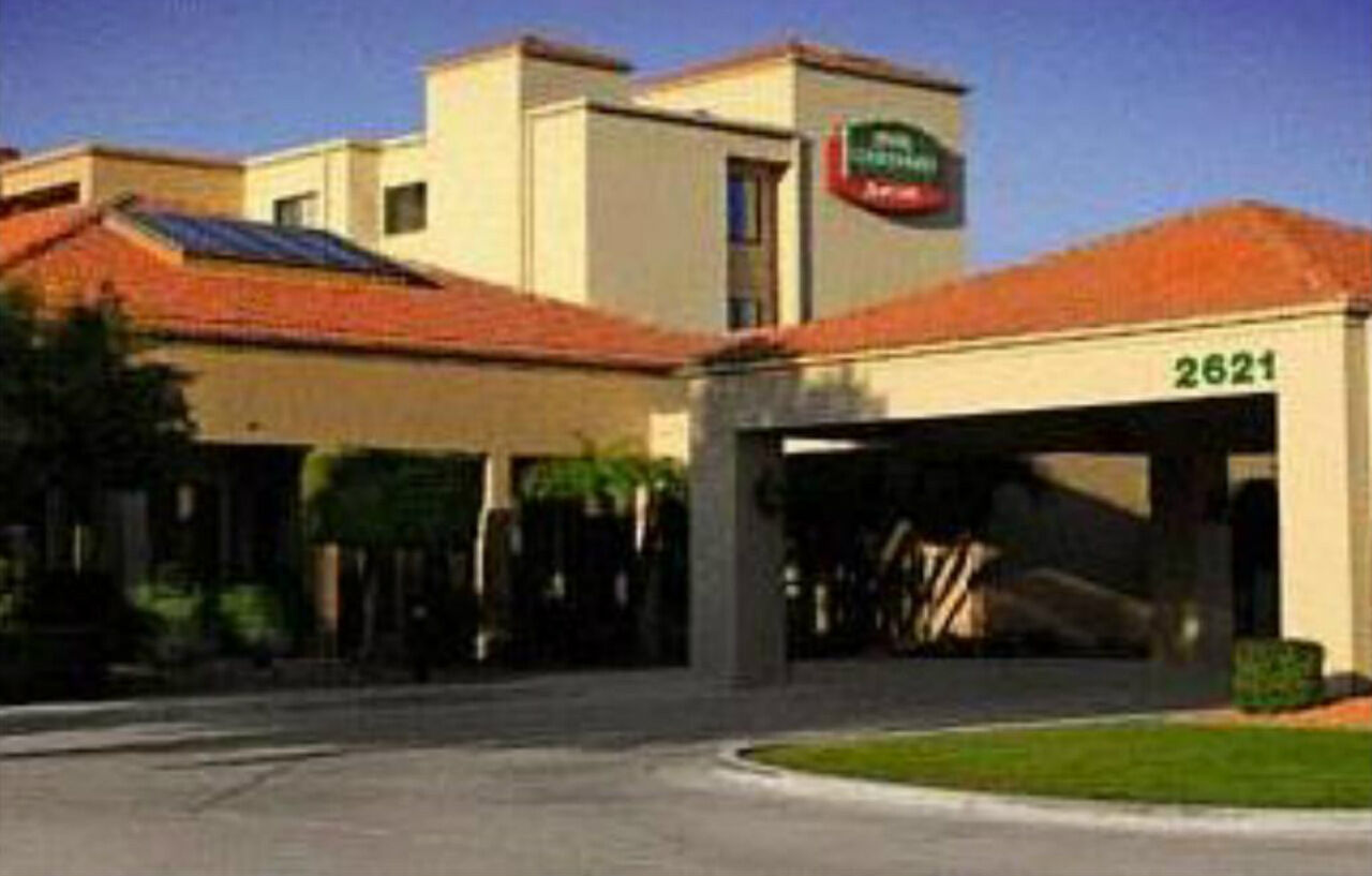 Courtyard By Marriott Airport 3*