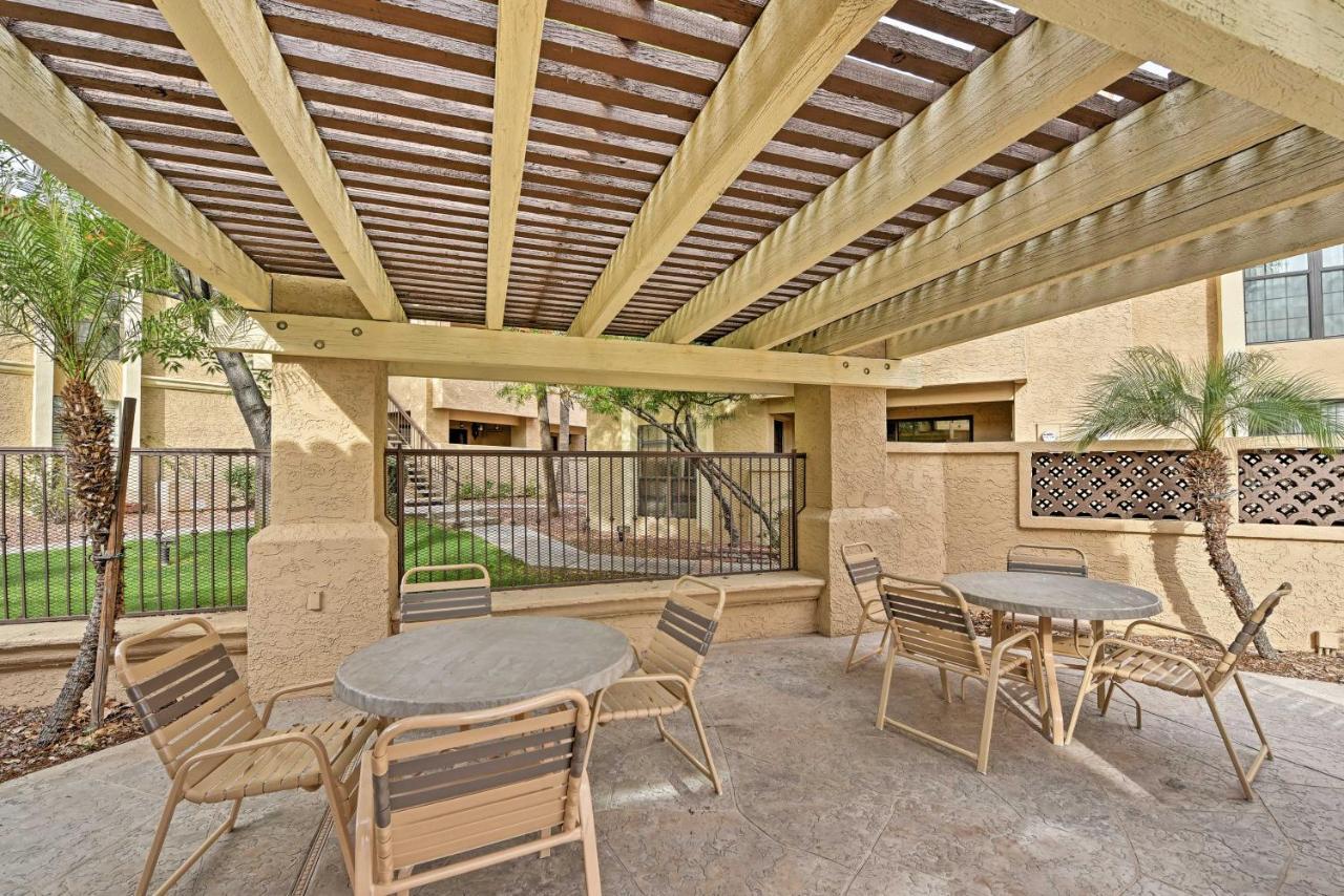 With Balcony And - 14 Mi To Downtown Apartment Phoenix