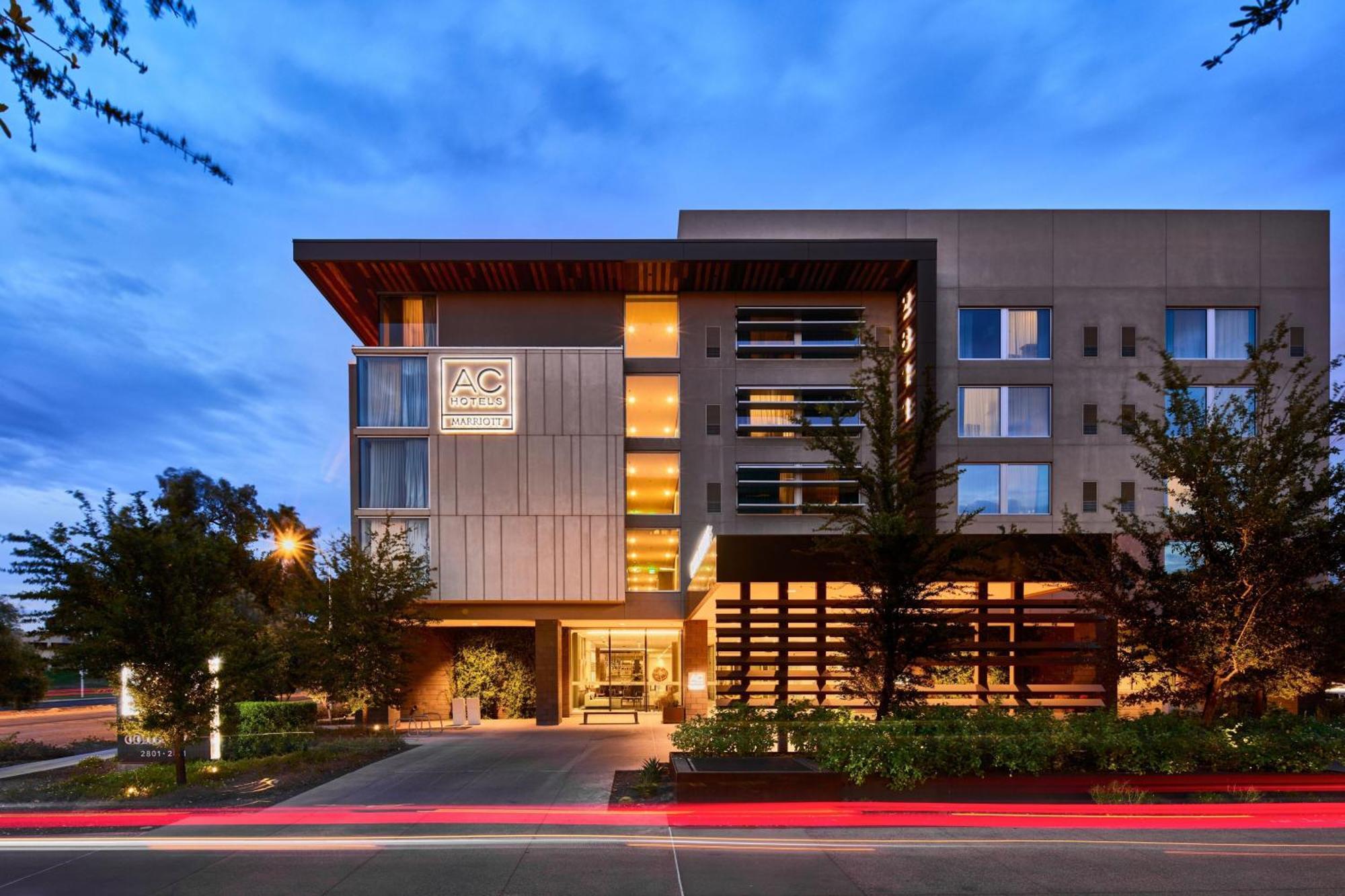 Top Hotels in Camelback East, Phoenix